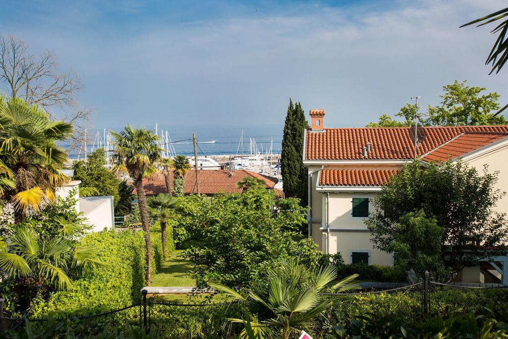 Apartments Irina Ičići Eksteriør billede