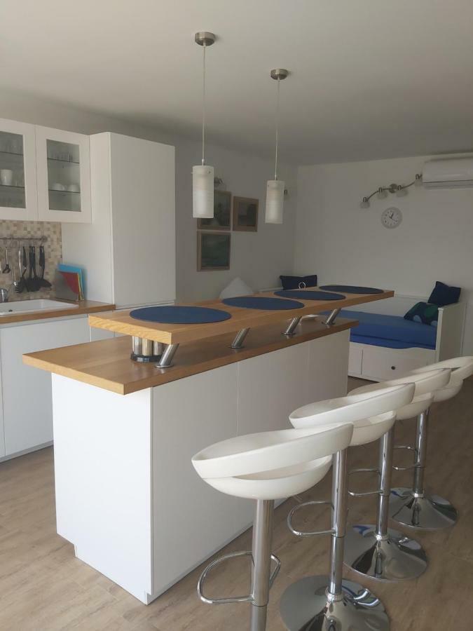Apartments Irina Ičići Eksteriør billede