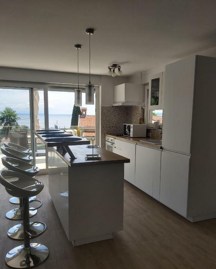 Apartments Irina Ičići Eksteriør billede