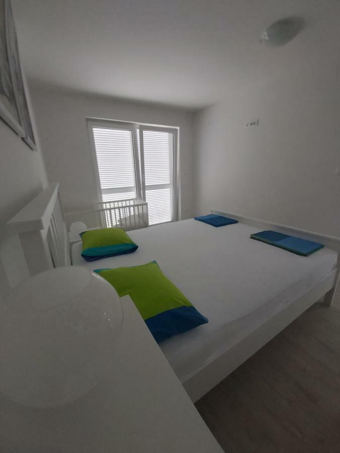 Apartments Irina Ičići Eksteriør billede